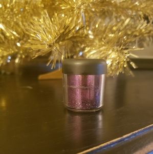 MAC pigment glitter in Fuschia